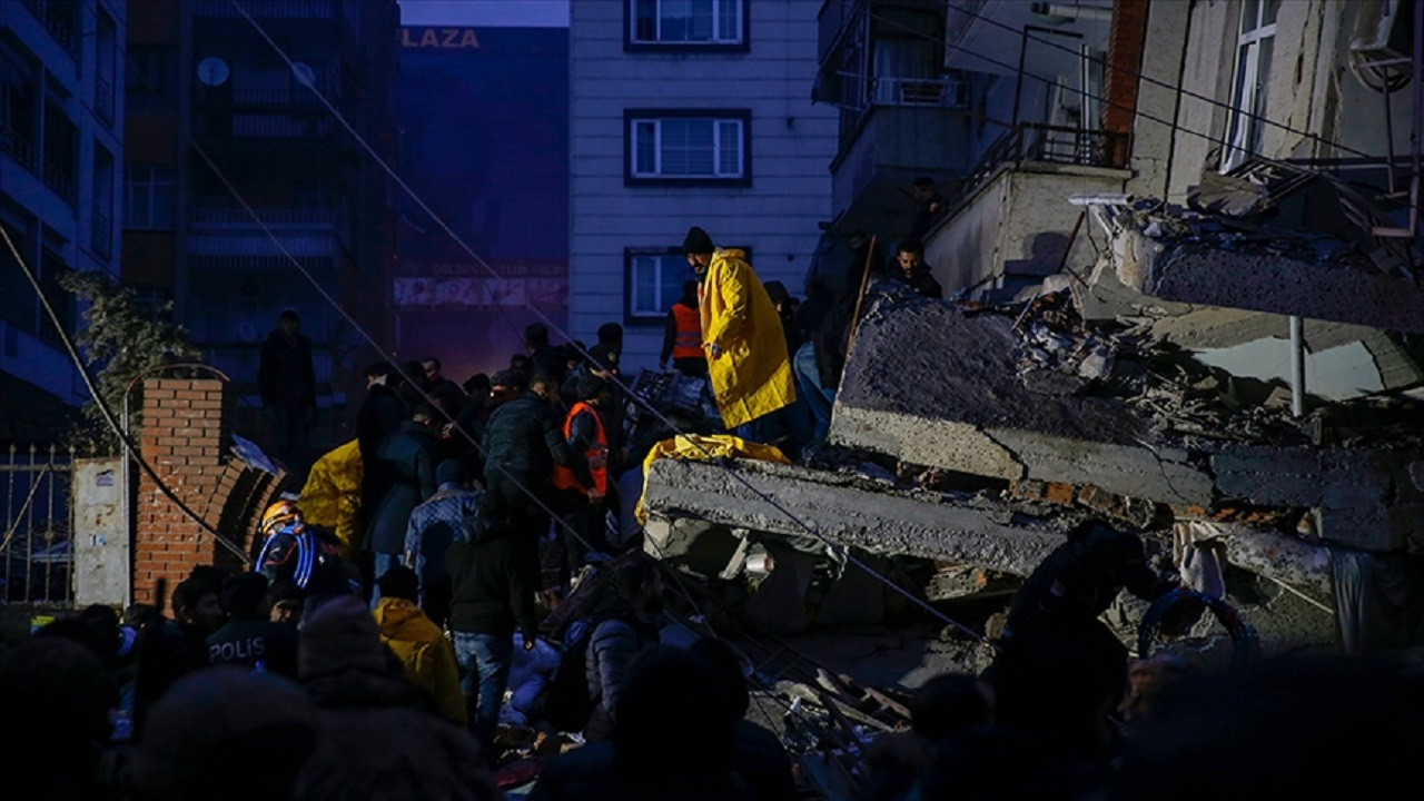 Kahramanmaraş'ta 7,4 büyüklüğünde deprem: 7 ilde 76 kişi hayatını kaybetti