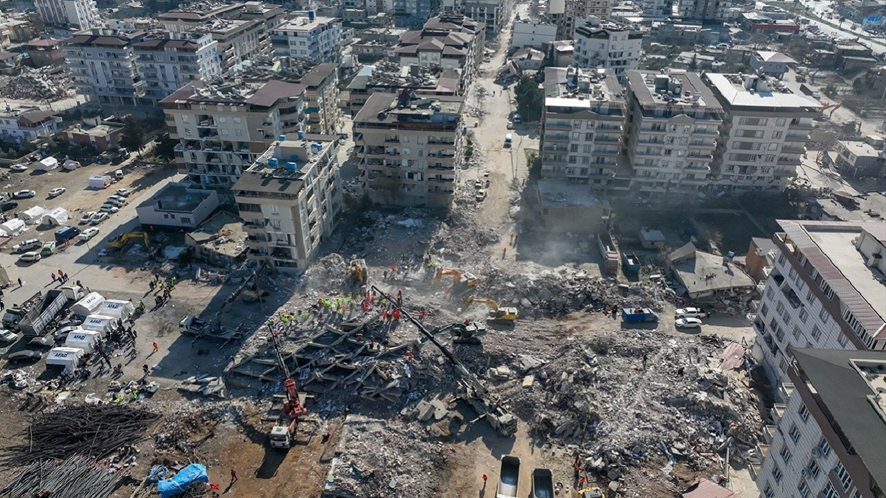 Gaziantep'te depremde yıkılan sitenin mühendisi Afyonkarahisar'da yakalandı