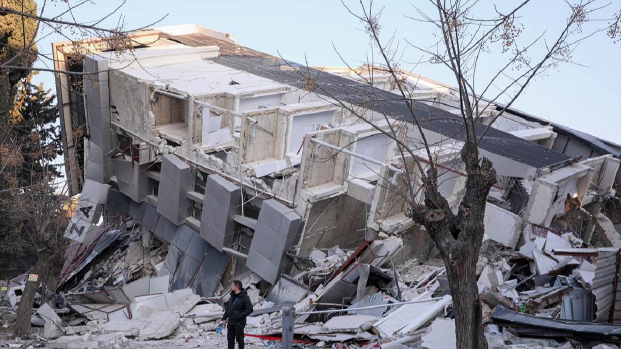 Depremlerden etkilenen ilçelerdeki ilk hasar tespit verileri açıklandı