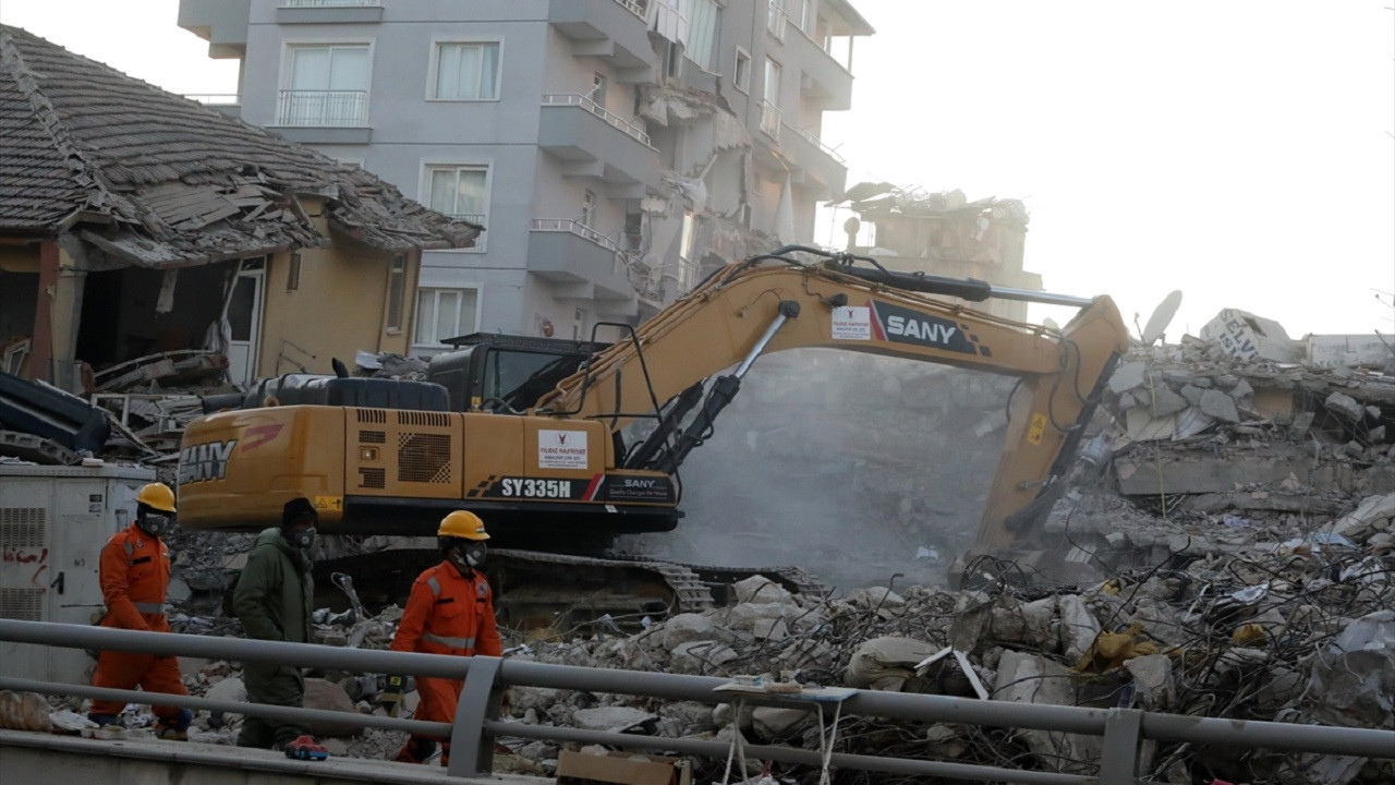 Depremde yıkılan Sabır Apartmanı ile ilişkili olarak bir müteahhit tutuklandı