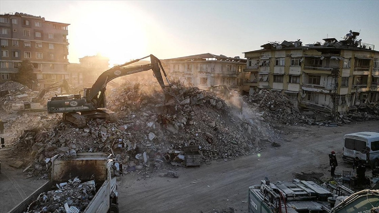 AFAD: Artçı sarsıntı 6 bin 40'a ulaştı