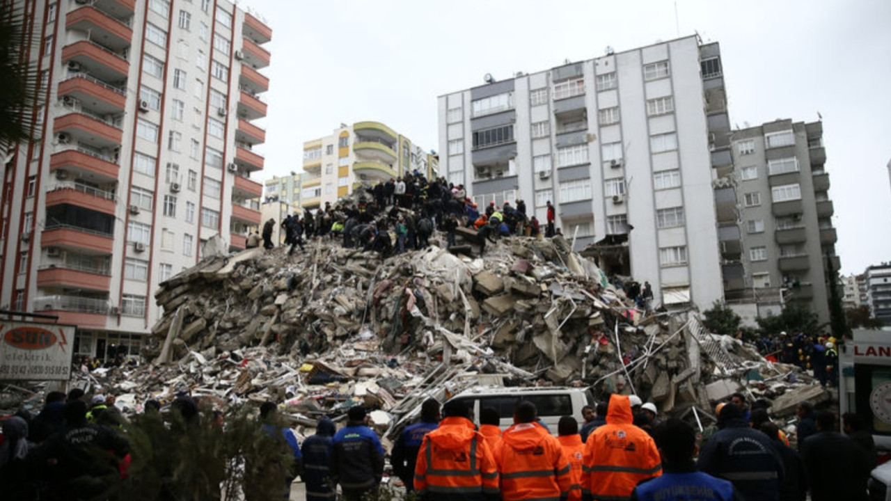 Bakan Kurum: 118 bin bina ağır hasarlı ya da yıkık durumda