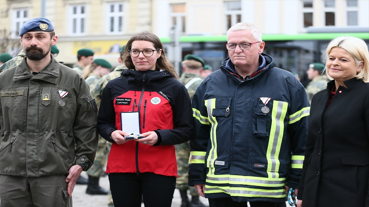 Avusturya arama ve kurtarma ekibine üstün başarı madalyası