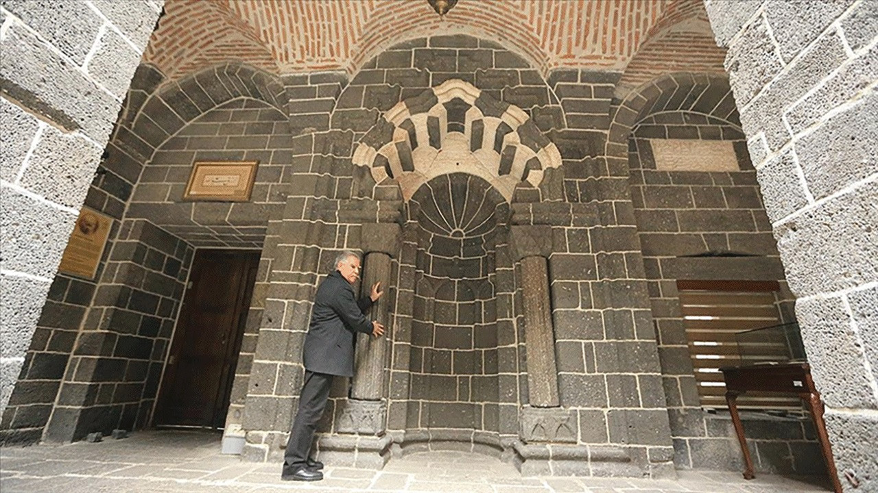 800 yıllık Mesudiye Medresesi depremde zarar görmedi