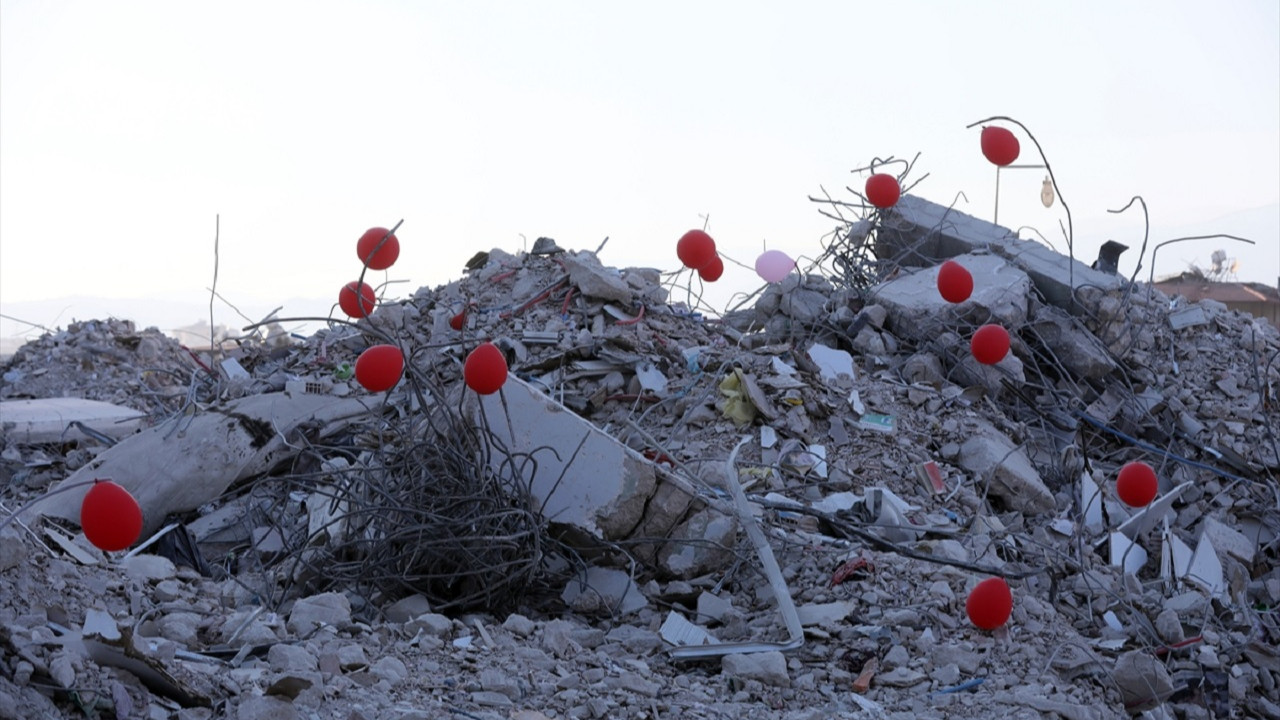 Depremde ölen çocukları anan Ogün Sever Okur Telegraph'a konuştu: İlk kez bir balon bizi ağlattı