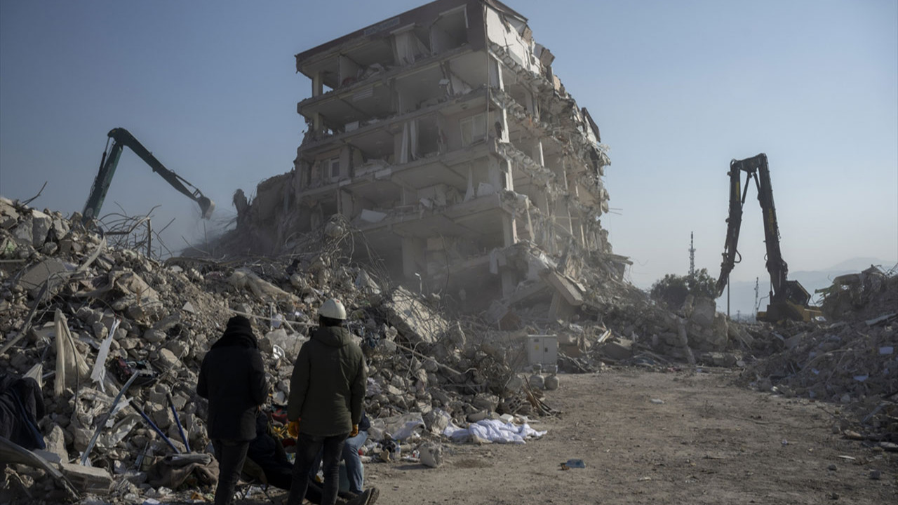 Deprem bölgesinden son veriler: 164 bin 321 bina yıkık, acil yıkılacak ve ağır hasarlı