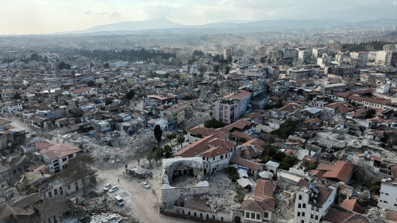 Moody's'den deprem raporu: Mali zararı 25, sigorta zararı 5 milyar dolar
