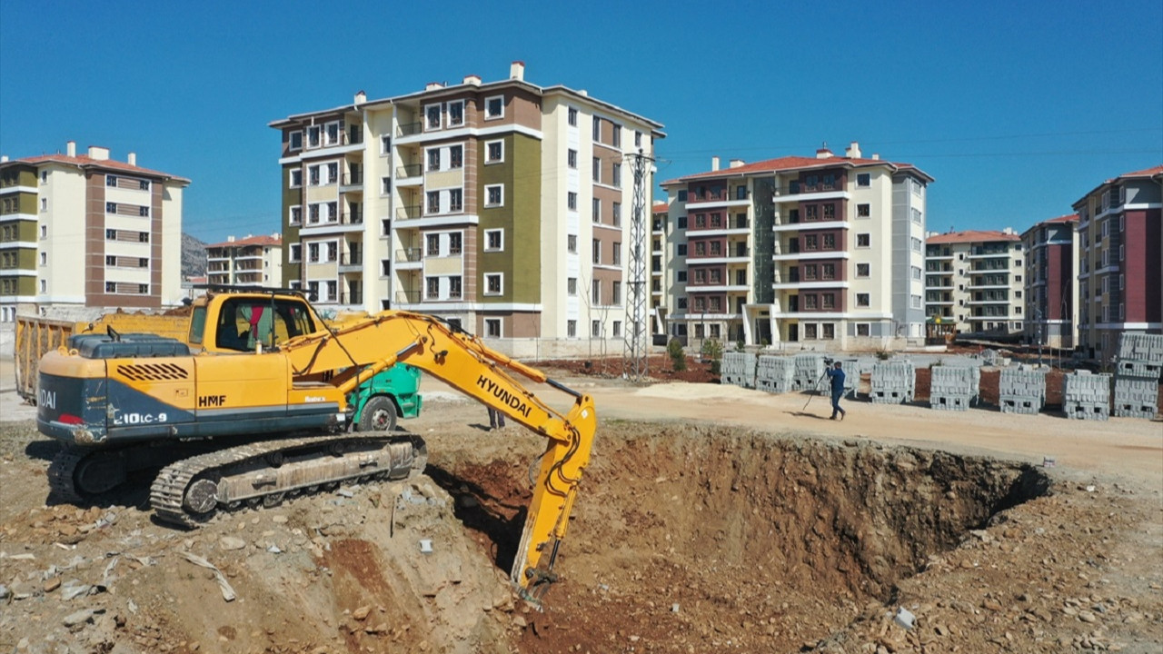 Bakan Kurum: Konutlarımızı 1 yıl içerisinde teslim etmeye başlayacağız