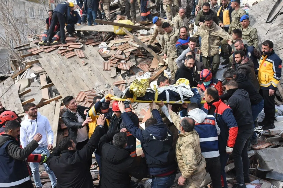 Malatya'daki 5,6 büyüklüğünde deprem sonrası ilk görüntüler