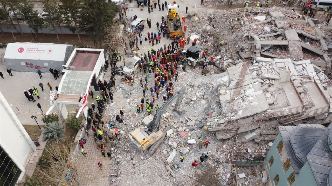 New York Times Malatya depremini yazdı: Zaten yıkılmış olan bölge yine sarsıldı