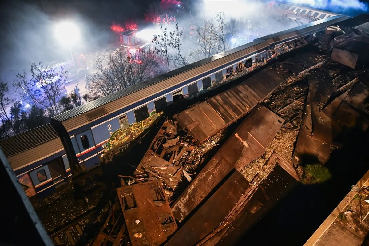 Yunanistan'da tren kazası: 32 kişi hayatını kaybetti