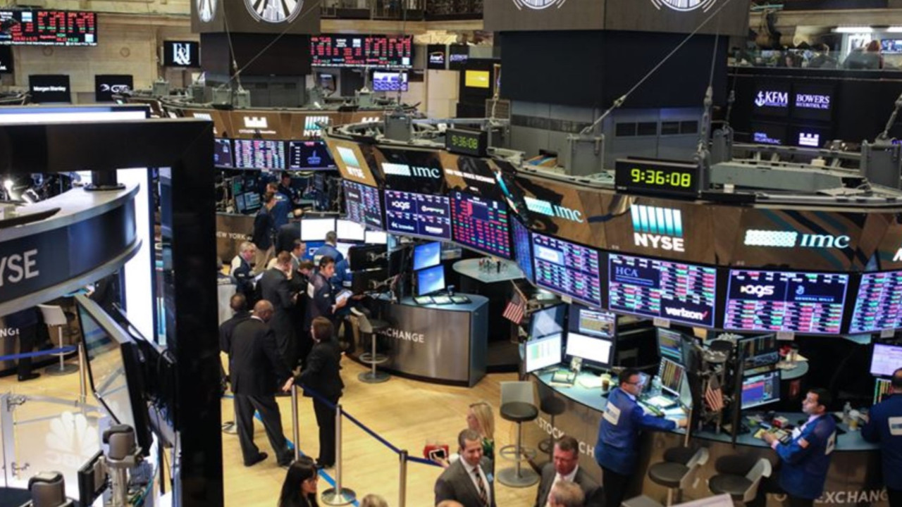 Fed kararı öncesi S&P 500 ve Nasdaq düşüşle Dow Jones yükselişle güne başladı