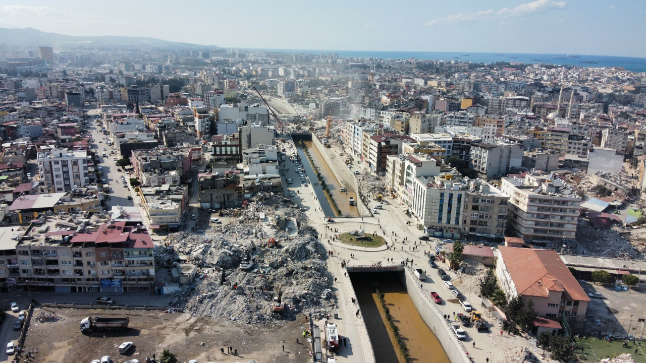 The Telegraph yazdı: Türkiye'deki depremin ardından hükümete istifa çağrıları artıyor