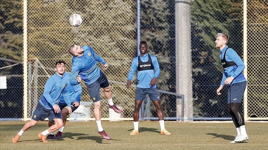 Süper Lig'de 2022-2023 sezonu ara transferleri