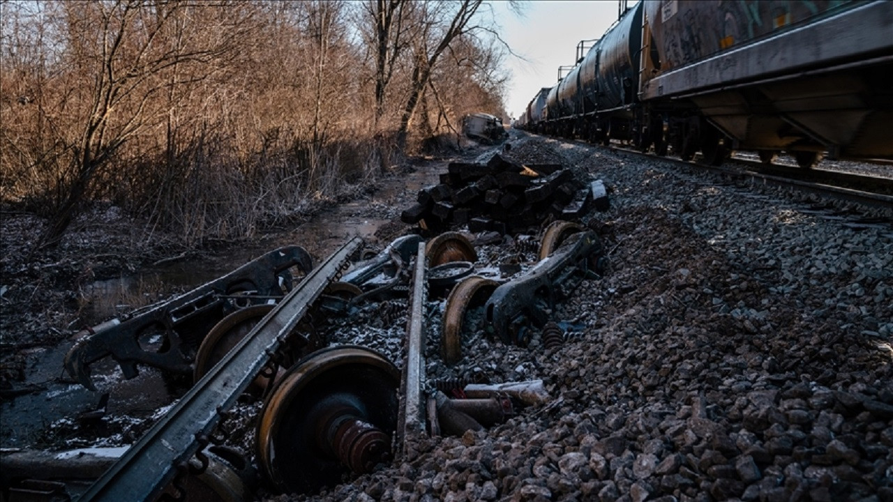 Ohio'da tren kazası bölgesindekilere ücretsiz taşınma imkanı