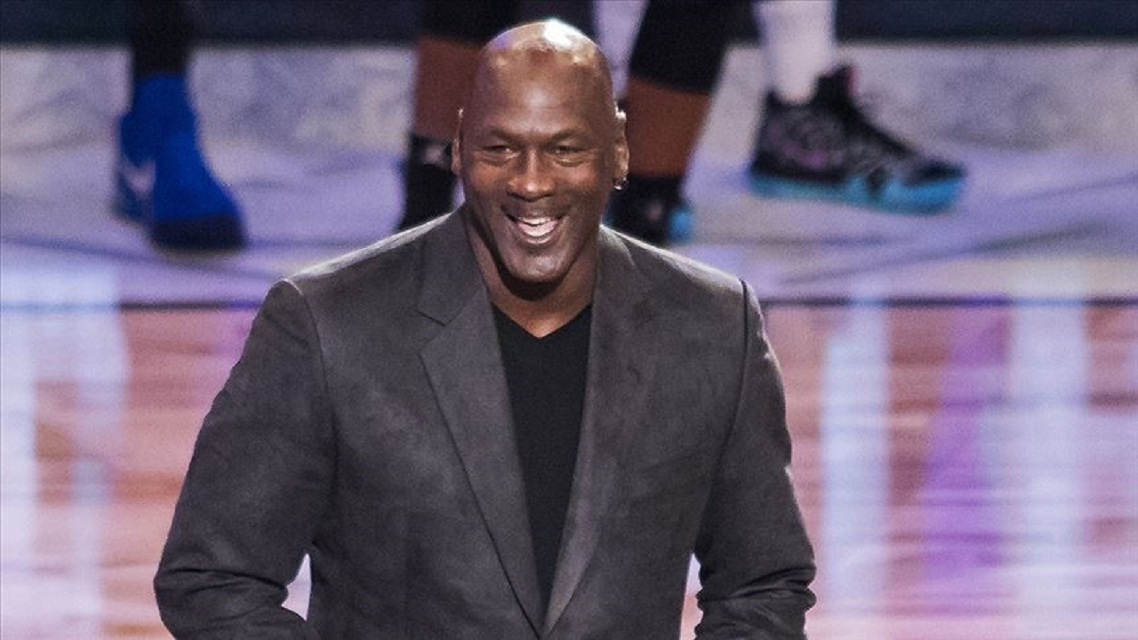 Michael Jordan 13 yıldır sahibi olduğu Charlotte Hornets hisselerini satıyor