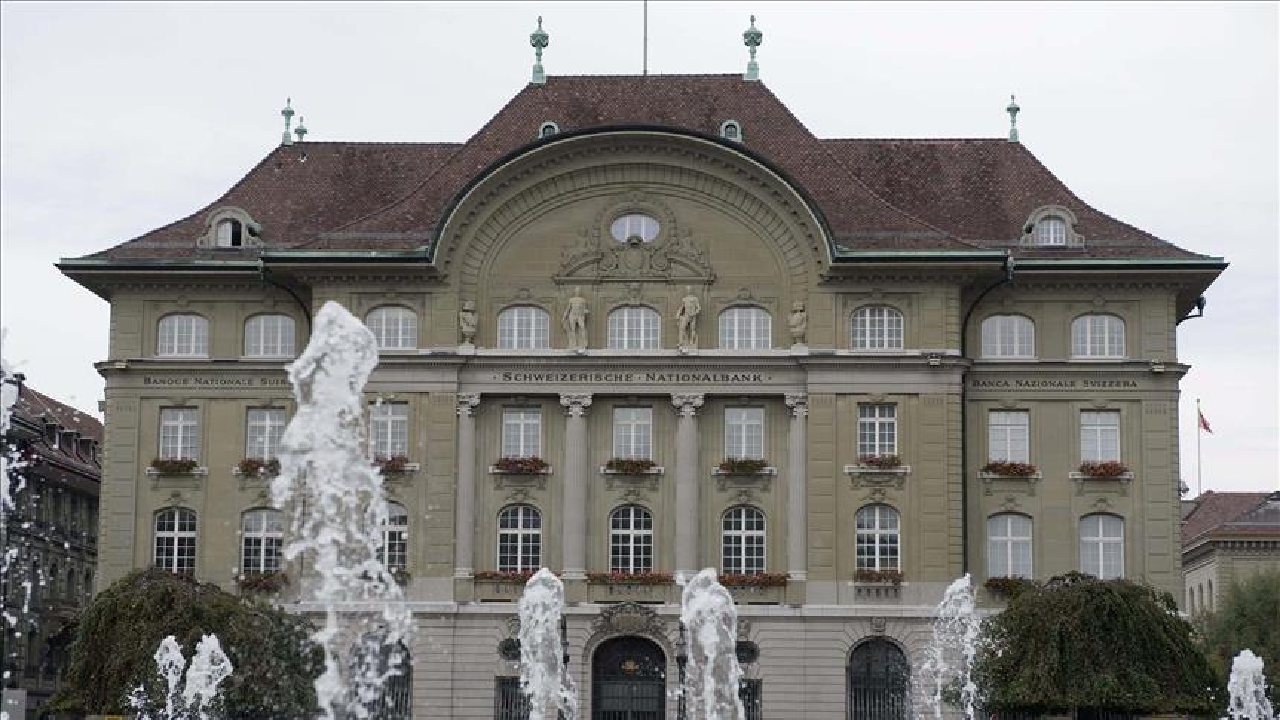 SNB krize rağmen politika faizini 50 baz puan artırdı