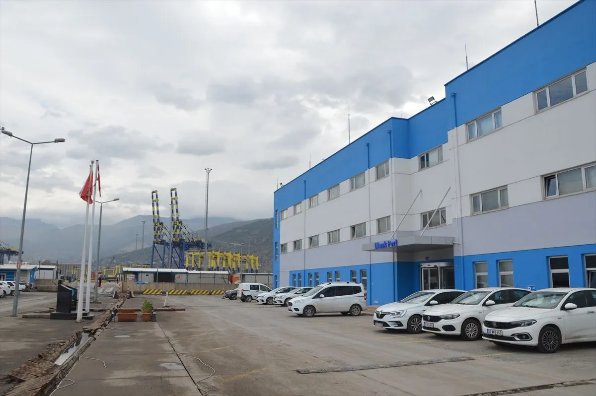 Yangın sonrası İskenderun Körfezi'nden ilk görüntüler