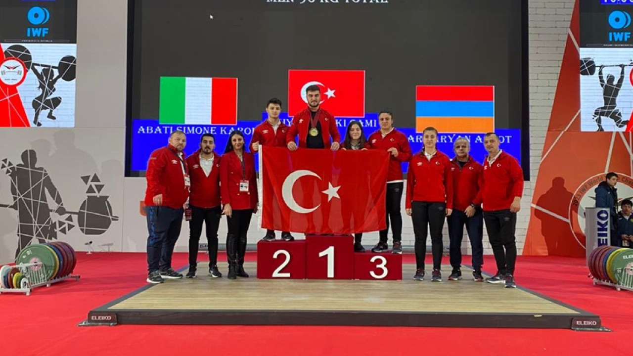 Milli halterci Sami Baki yıldızlarda dünya şampiyonu oldu