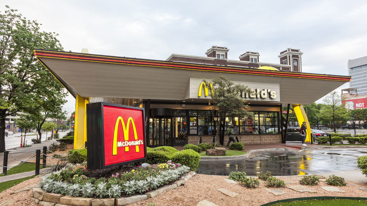 ABD ofislerini geçici olarak kapatan McDonald's işten çıkarmalara hazırlanıyor
