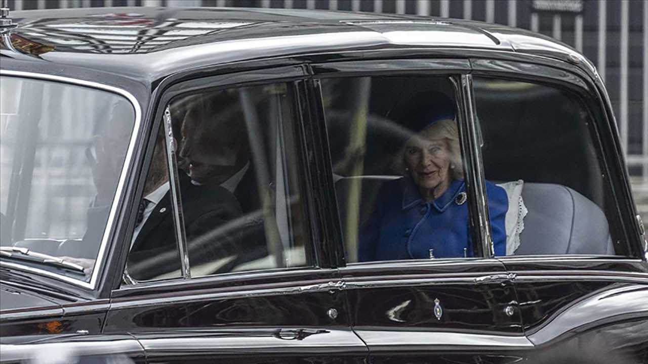 Buckingham Sarayı ilk kez Kraliçe Camilla unvanını kullandı