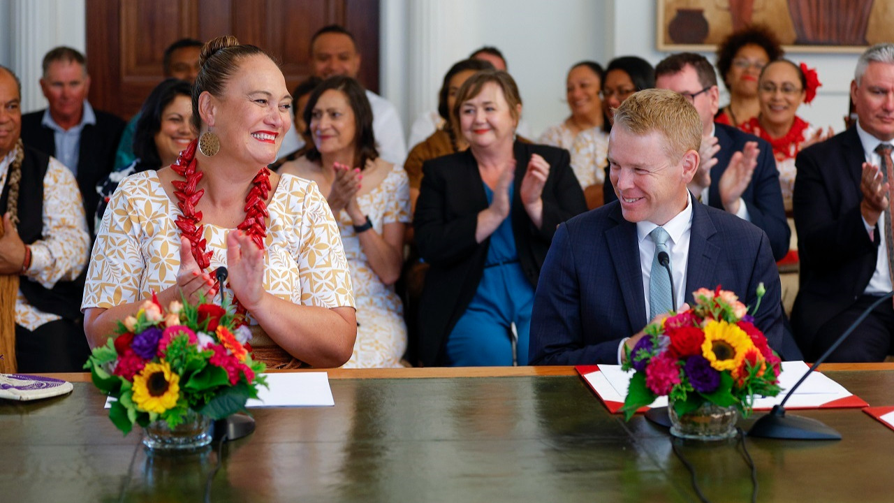 Yeni Zelanda kabinesi ilk kez cinsiyet eşitliğine ulaştı