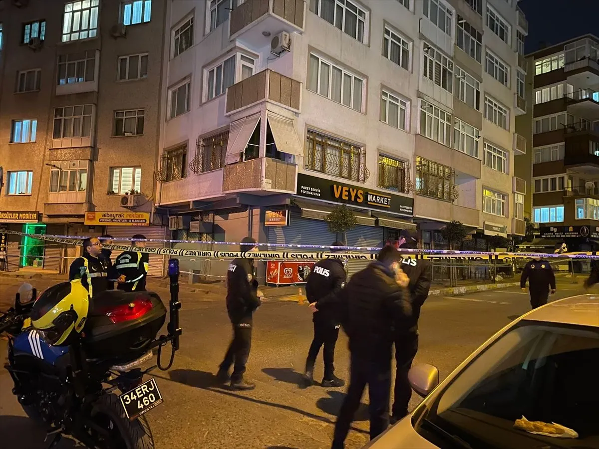 İstanbul'da 6 katlı bina kolonlarındaki çatlaklardan dolayı boşaltıldı