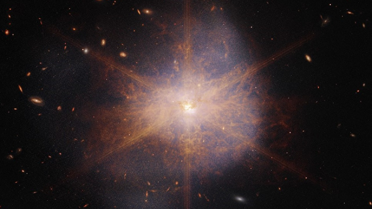 James Webb Teleskobu yıldız patlamasını görüntüledi