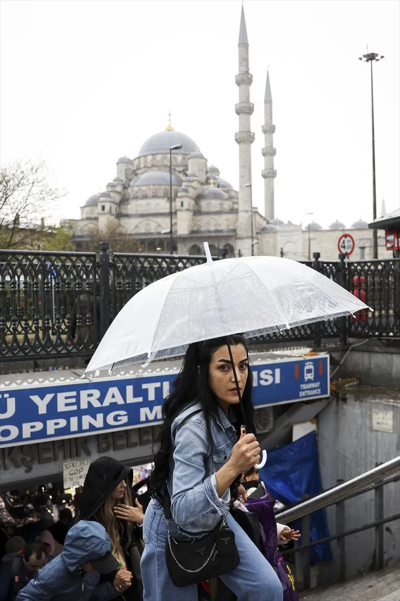 İstanbul'da gök gürültülü sağanak etkili oldu