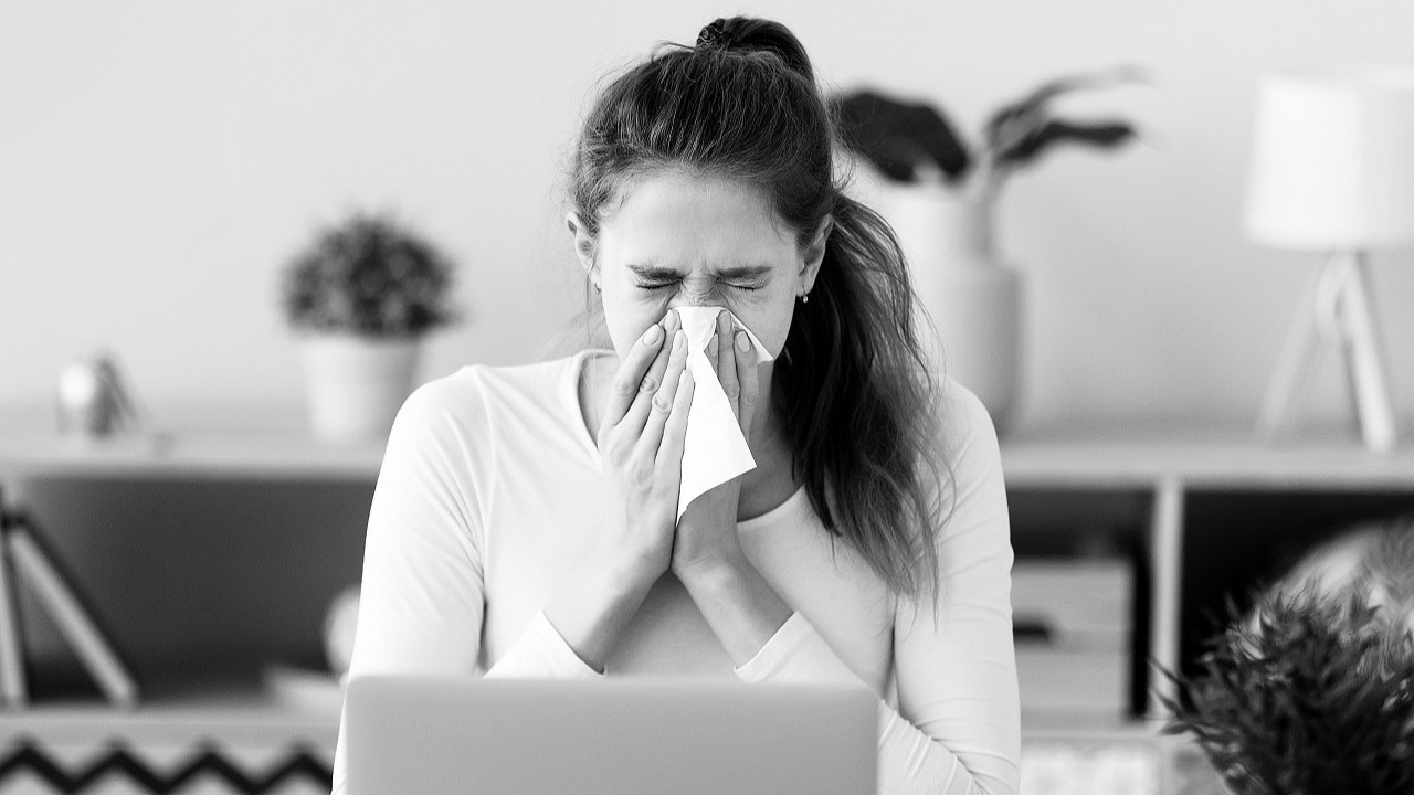 Neden bazı insanlar yetişkinlikte alerji geliştiriyor?