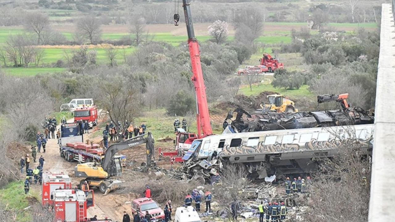 Yunanistan'da 57 kişinin öldüğü tren kazasına ilişkin rapor yayımlandı