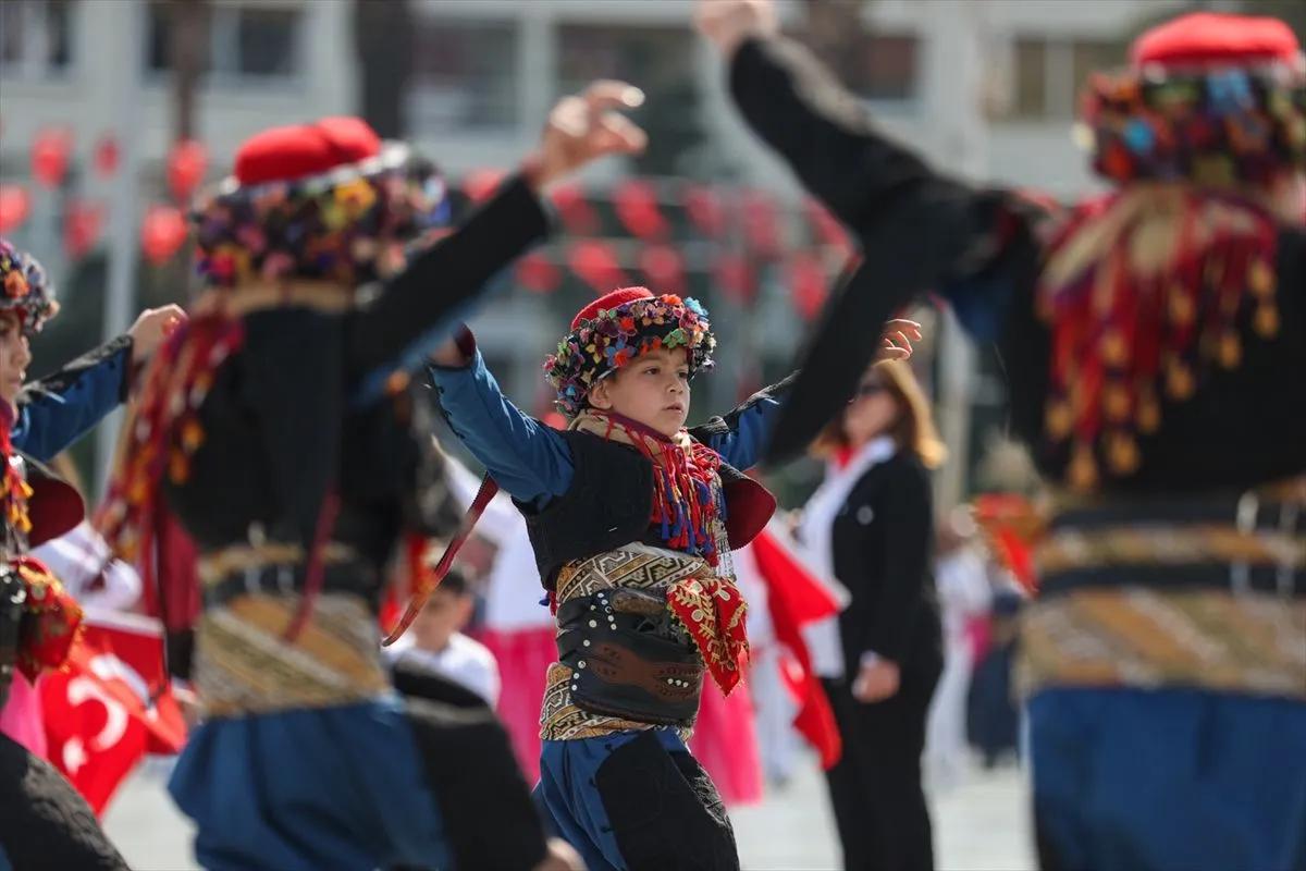 23 Nisan Ulusal Egemenlik ve Çocuk Bayramı Türkiye genelinde çoşkuyla kutlandı
