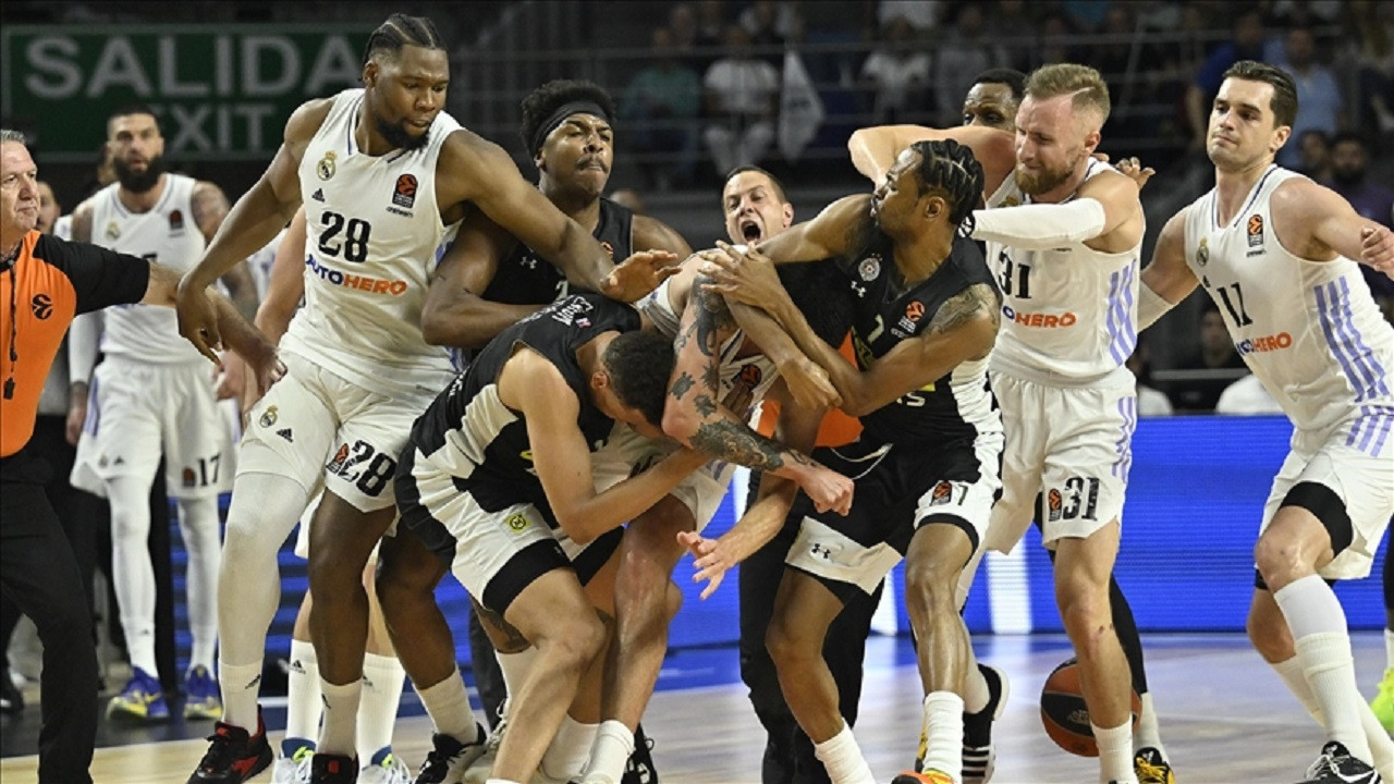 Fotoğraflarla Real Madrid - Partizan maçındaki kavga