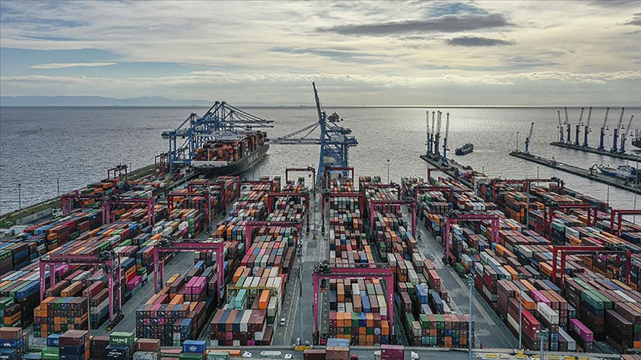 Dış ticaret verileri belli oldu: İhracat-ithalat dengesi 8.85 milyar dolar açık verdi