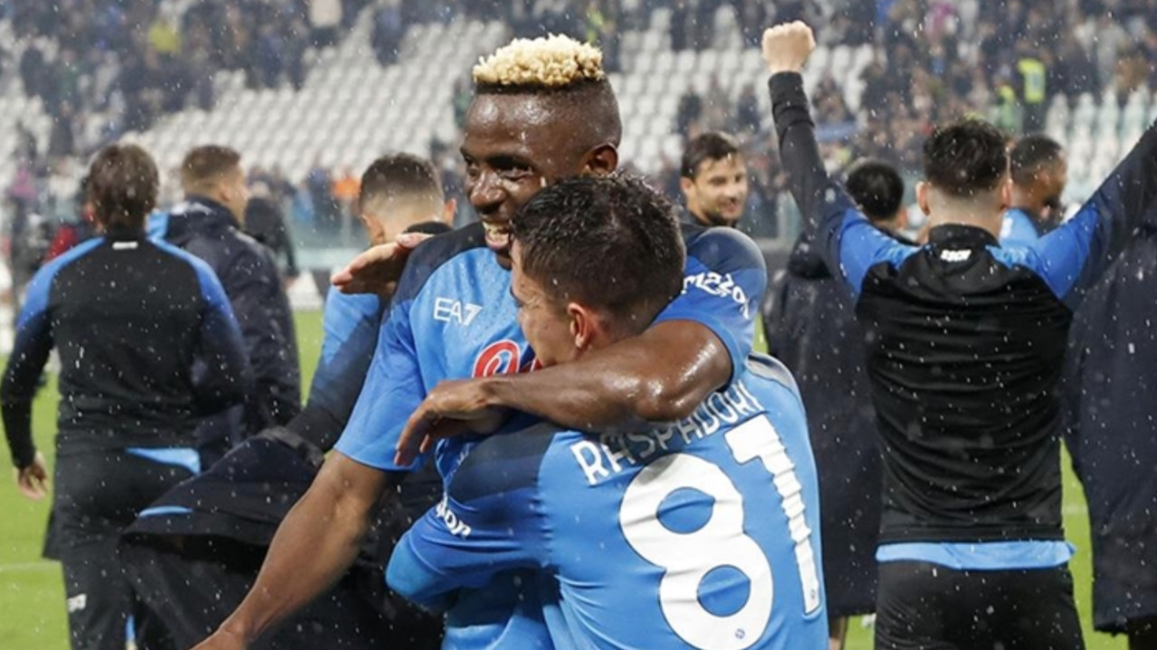 Napoli İtalya'nın 2022-23 sezonunun şampiyonu oldu