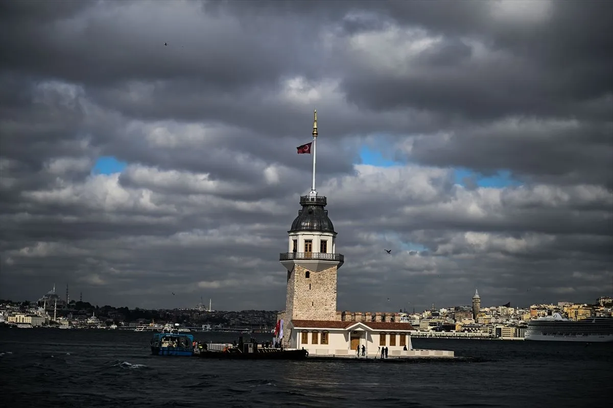 Kız Kulesi bu akşam ışık gösterileriyle açılacak