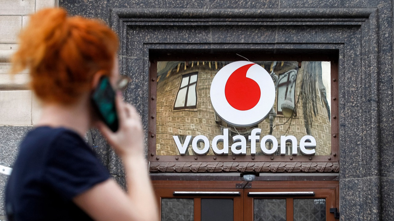 Vodafone 3 yılda 11 bin kişiyi işten çıkaracak