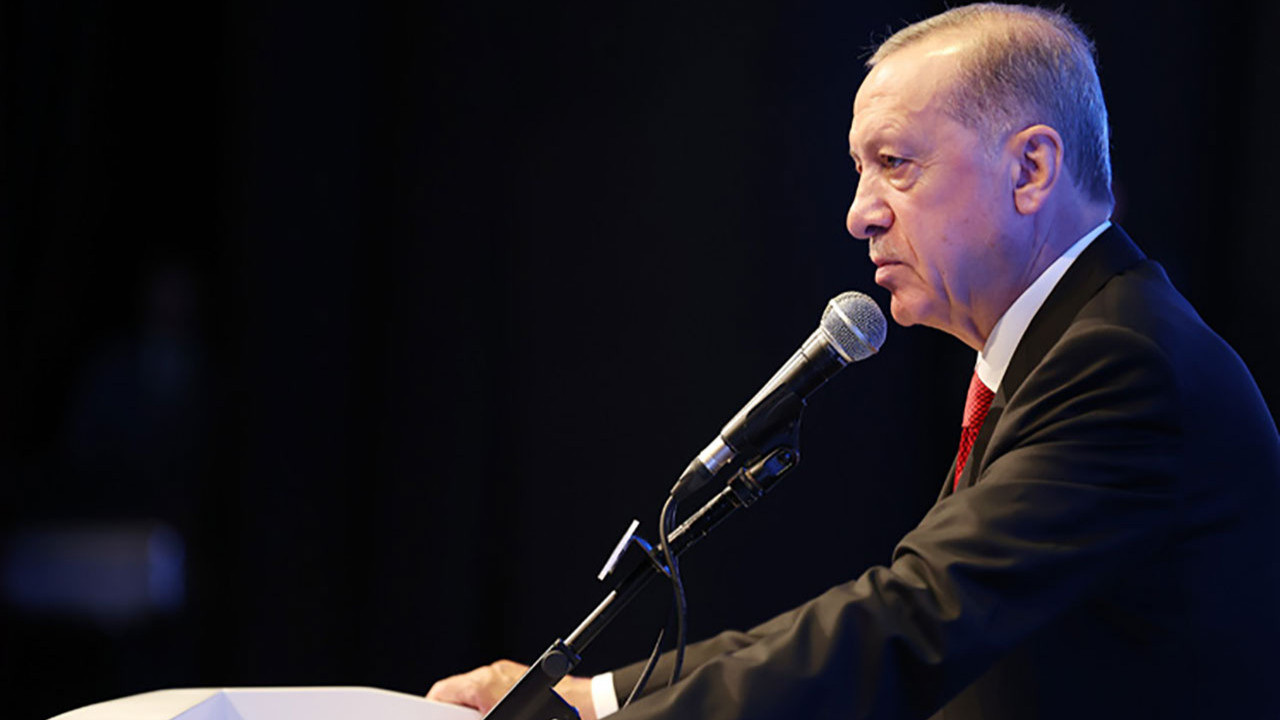 Erdoğan: Yarın darbeler döneminin bittiğini duyurmak için sabırsızlanıyoruz