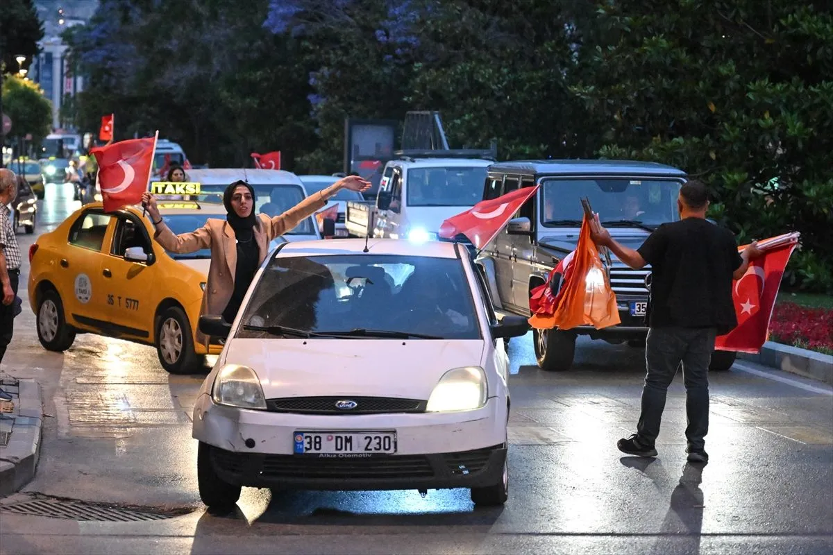 Cumhur İttifakı kutlamalara başladı