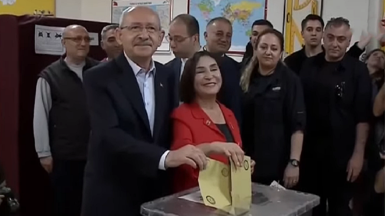 Cumhurbaşkanı adayı Kemal Kılıçdaroğlu oyunu kullandı: Mutlaka bu ülkeye  demokrasi gelecek