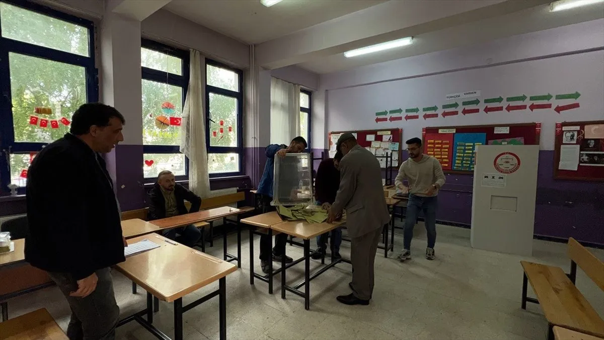 Cumhurbaşkanlığı Seçimleri kinci tur oy sayımlarından ilk kareler