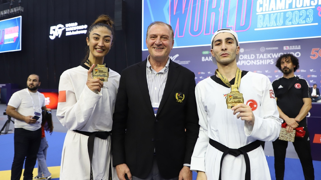 Milli sporcular Kuş ve Reçber, Tekvando Dünya Şampiyonası'nda altın madalya kazandı