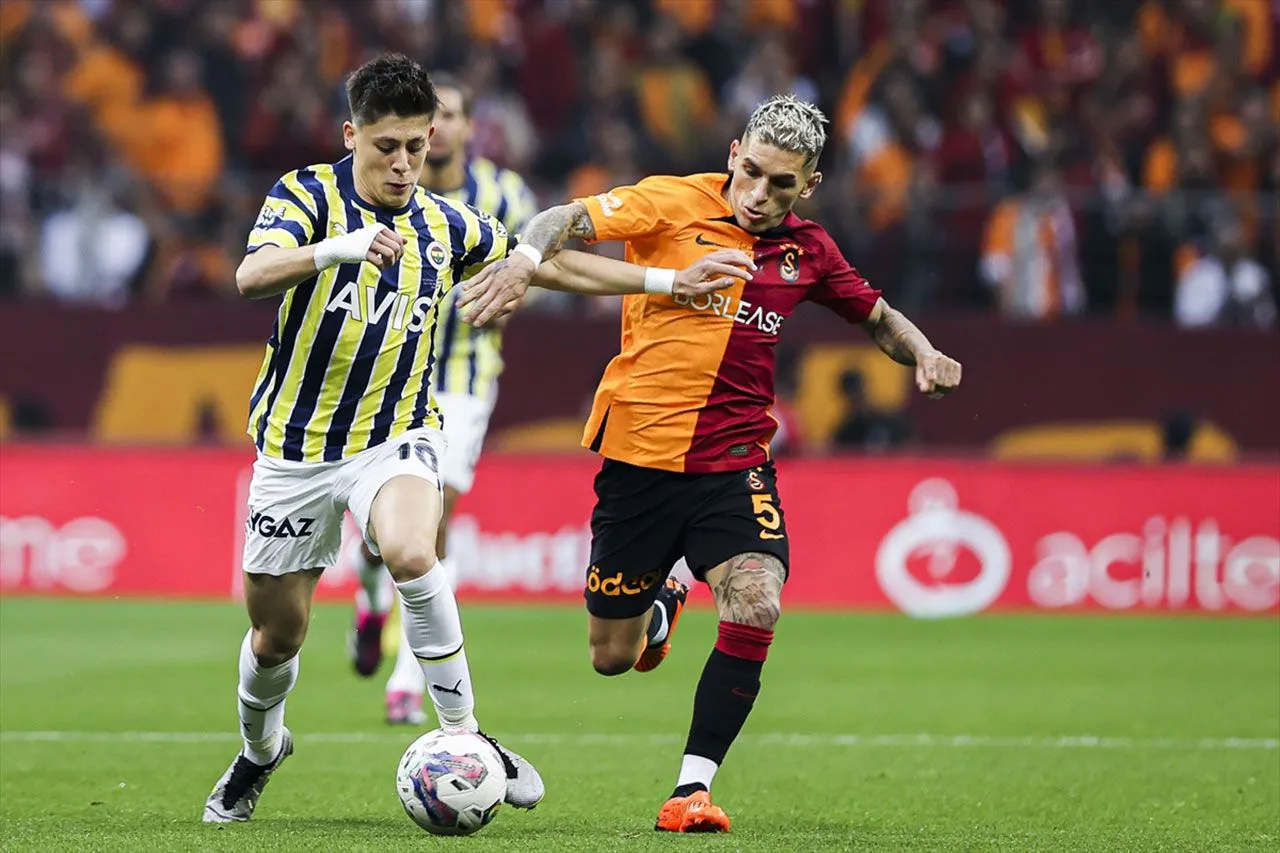 Galatasaray Fenerbahçe maçının ilk yarısından fotoğraflar
