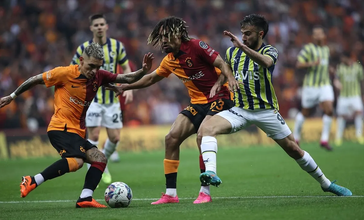 Galatasaray - Fenerbahçe maçına damga vuran anları