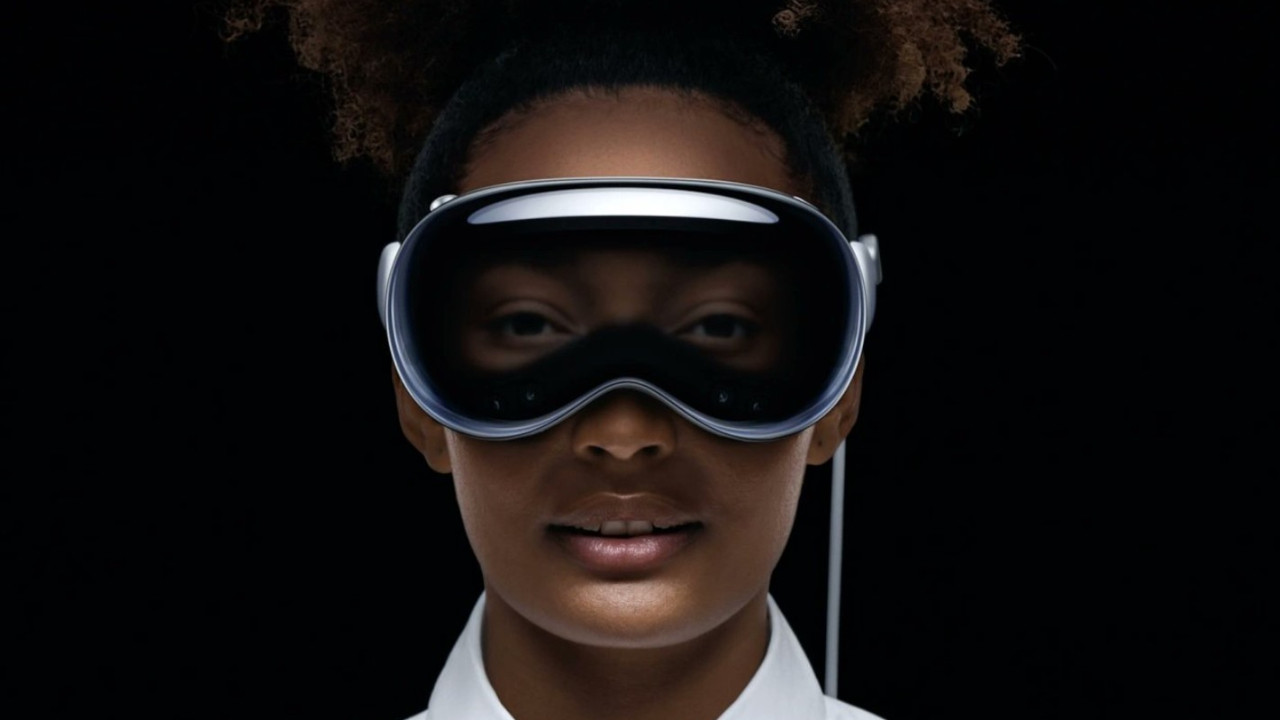 Apple yeni karma gerçeklik gözlüğü Vision Pro'yu tanıttı