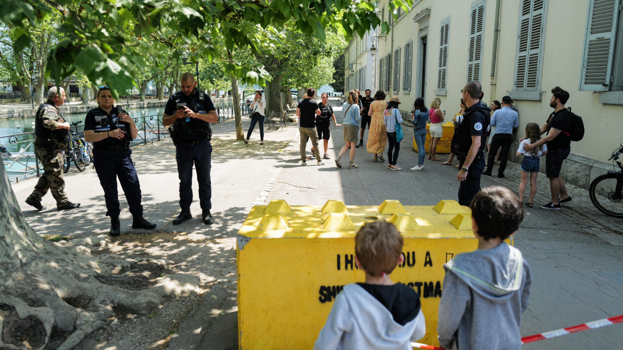 Fransa'da parktaki çocuklara bıçaklı saldırı