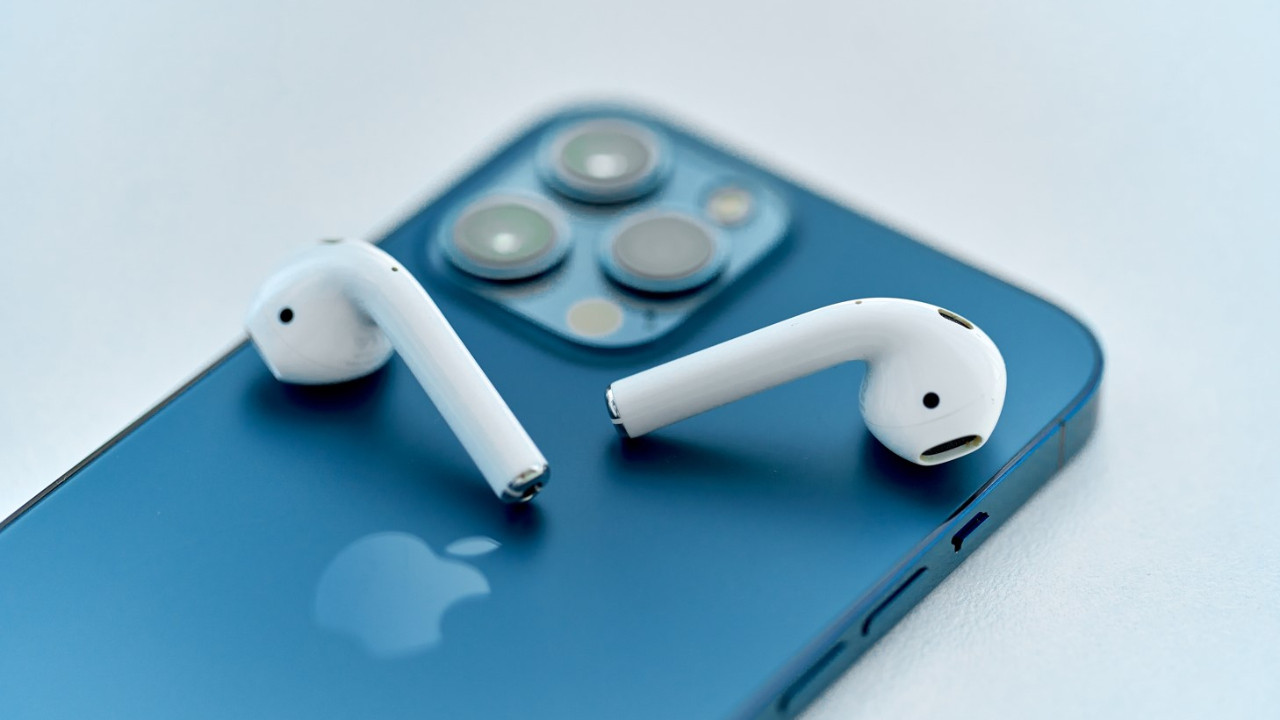 Apple AirPods Pro ve AirPods kulaklık kullananlara önemli uyarı