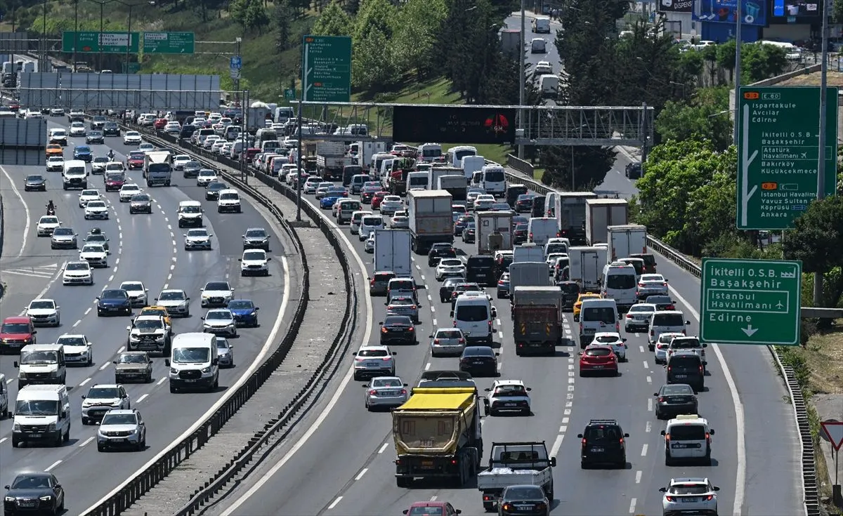 İstanbul'da bayram tatili öncesi trafik yoğunluğu