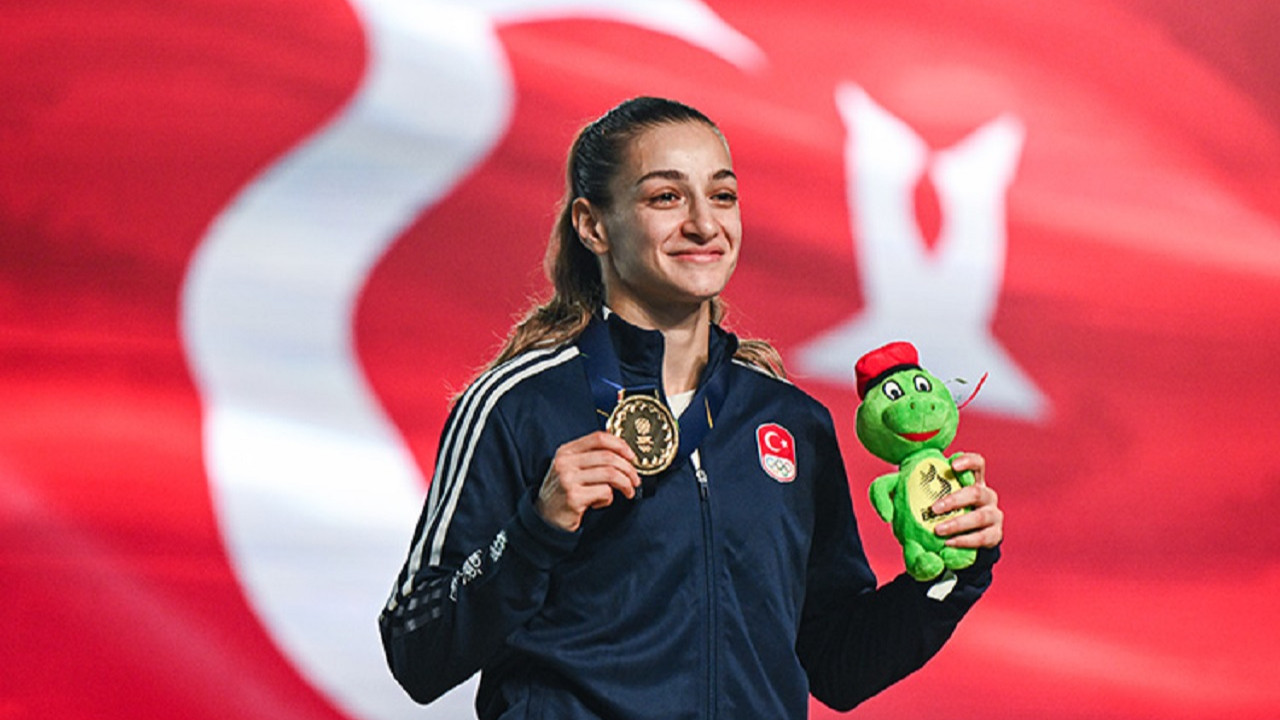 Mili boksör Buse Naz Çakıroğlu, 3. Avrupa Oyunları'nda altın madalya kazandı