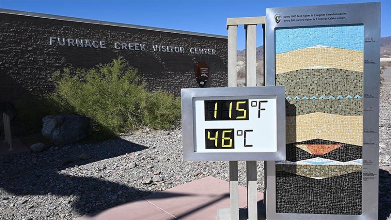 Dünyanın en sıcak yerlerinden ABD'deki Death Valley'de sıcaklık 46 derece ölçüldü